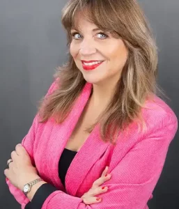 mirja regensburg beim kleinstadt comedy 11 runde