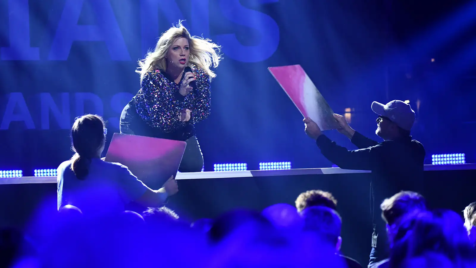 Mirja Regensburg - Arena-Tour & TV-Highlight: Mirjas Rekord-Auftritt in der Uber Arena Berlin